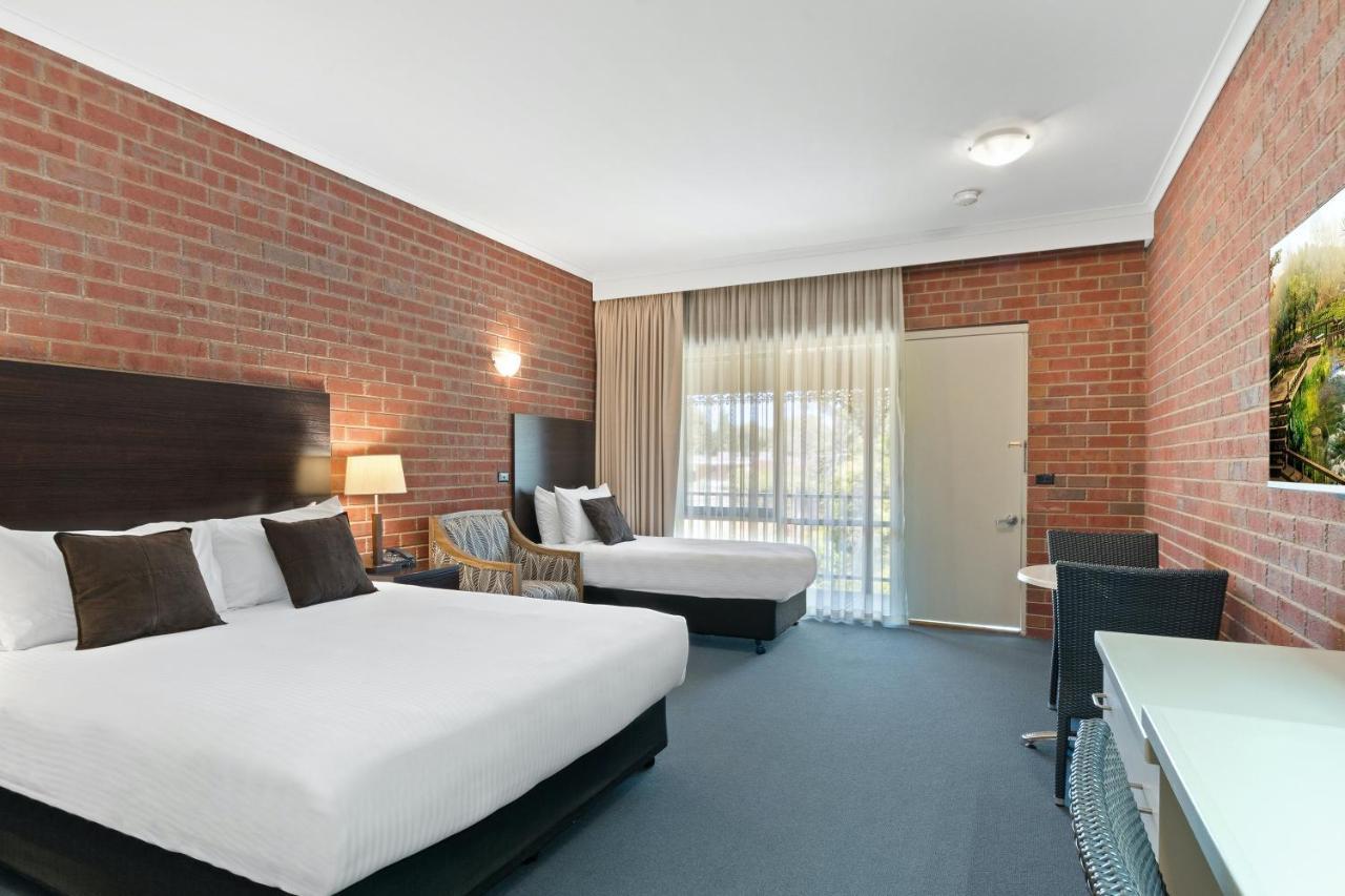 Burke And Wills Motor Inn Суон-Хилл Экстерьер фото