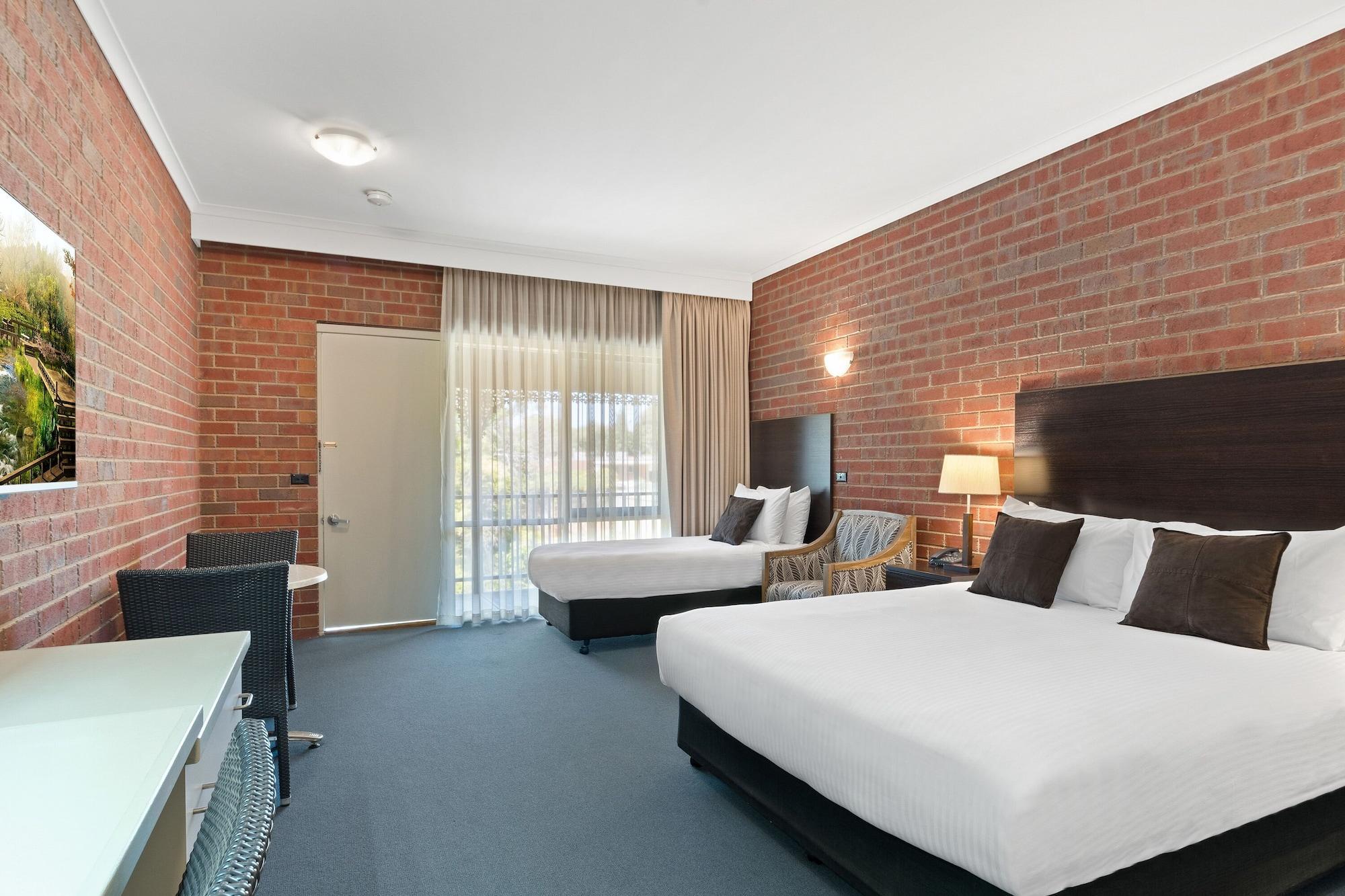 Burke And Wills Motor Inn Суон-Хилл Экстерьер фото