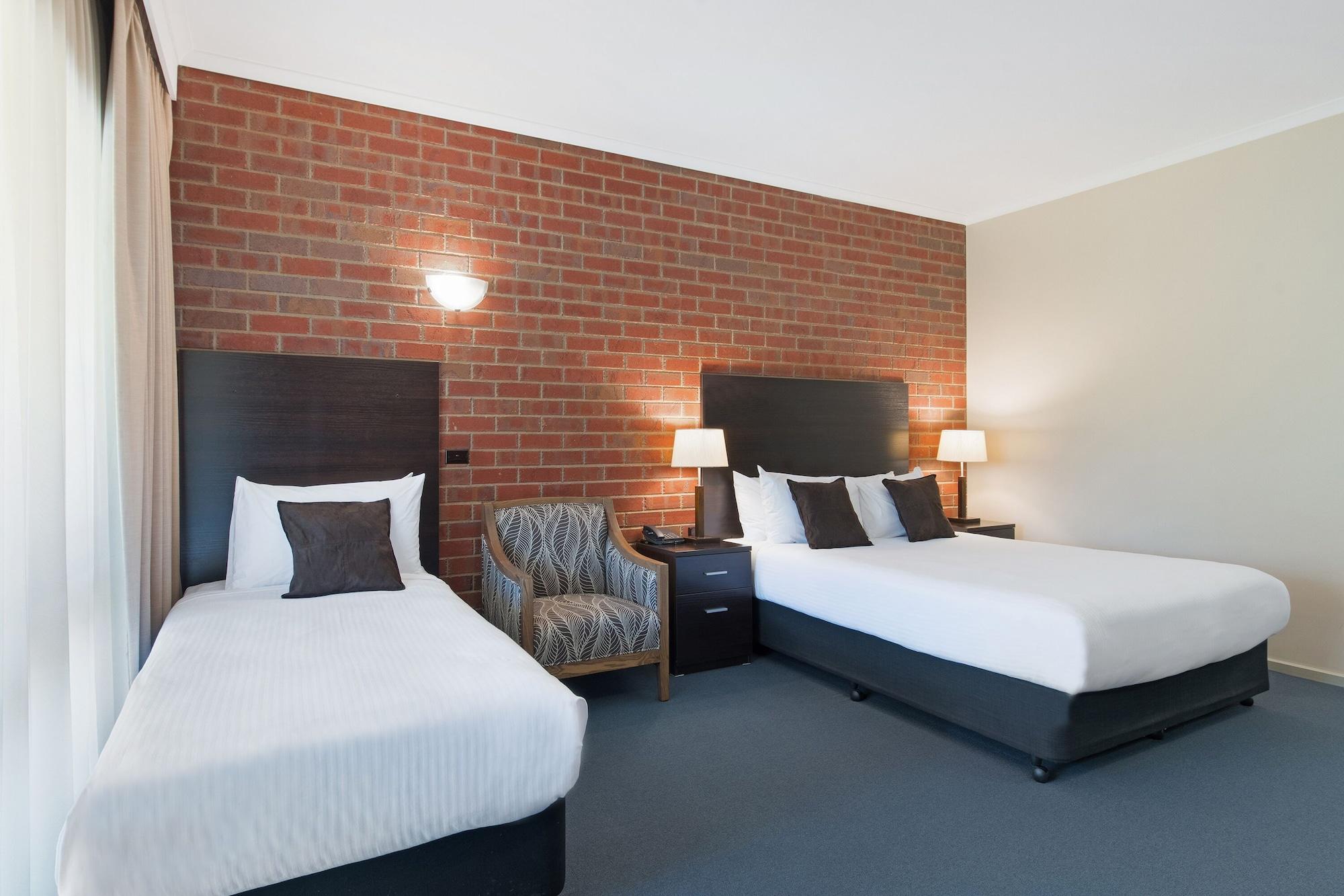 Burke And Wills Motor Inn Суон-Хилл Экстерьер фото