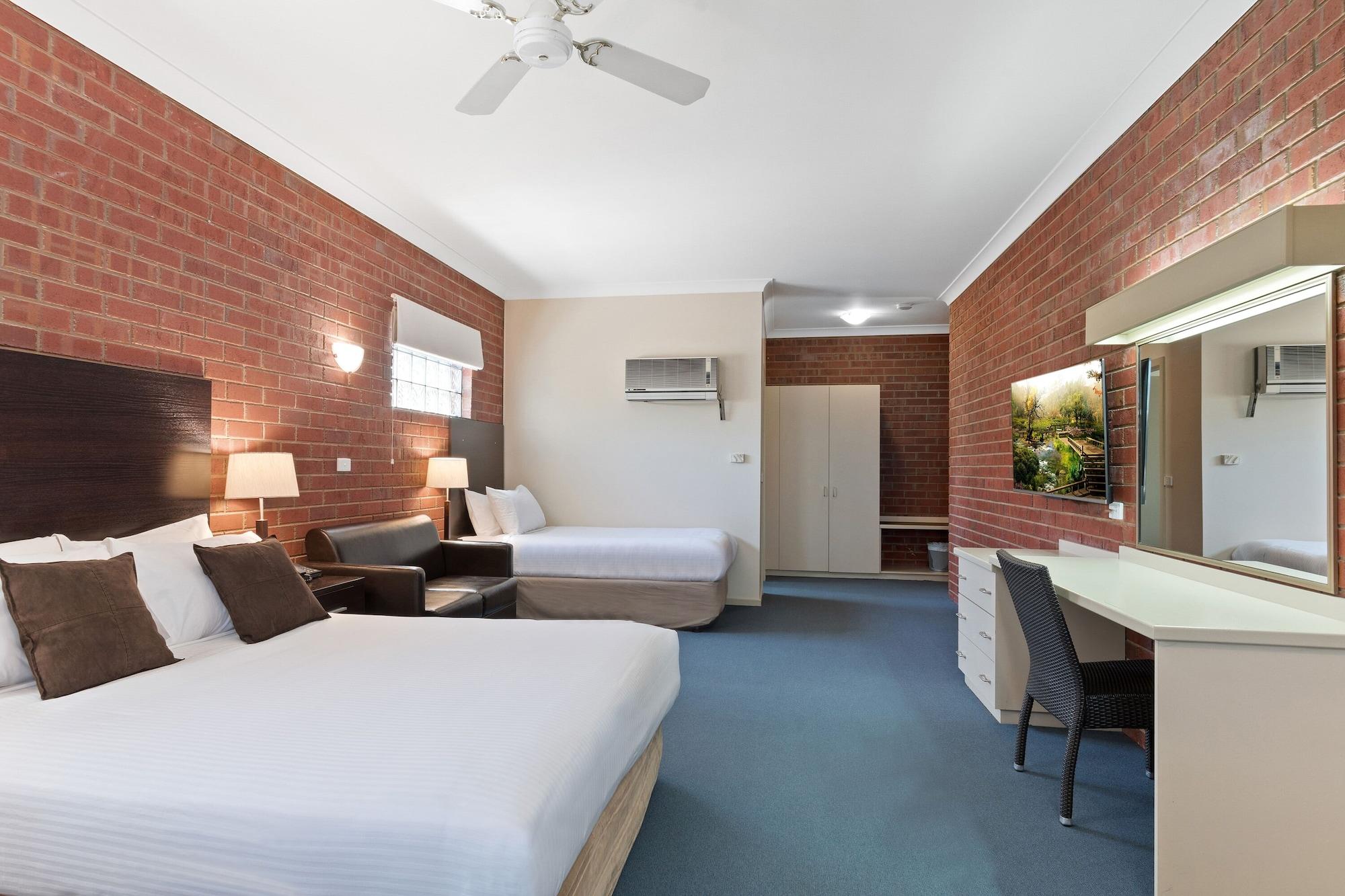 Burke And Wills Motor Inn Суон-Хилл Экстерьер фото