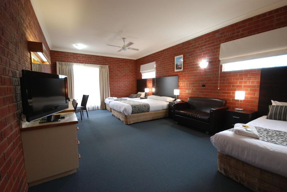 Burke And Wills Motor Inn Суон-Хилл Номер фото