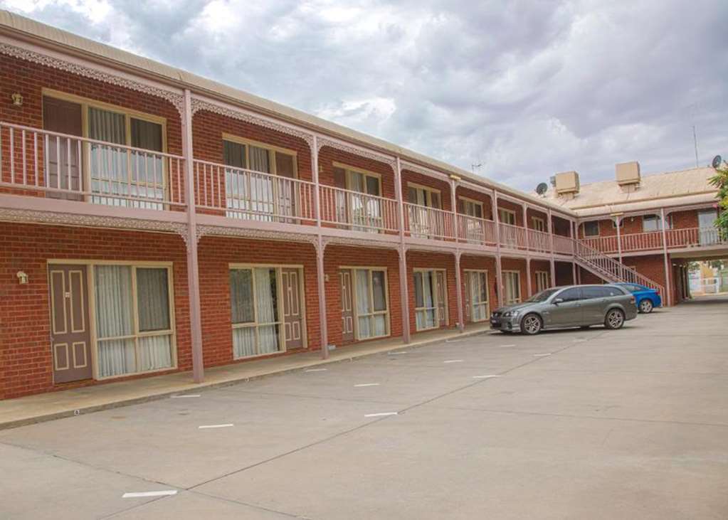 Burke And Wills Motor Inn Суон-Хилл Экстерьер фото