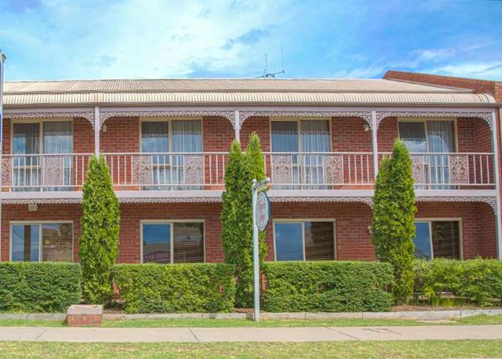 Burke And Wills Motor Inn Суон-Хилл Экстерьер фото