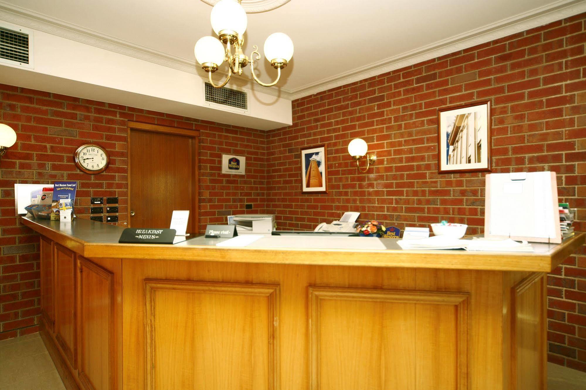 Burke And Wills Motor Inn Суон-Хилл Экстерьер фото